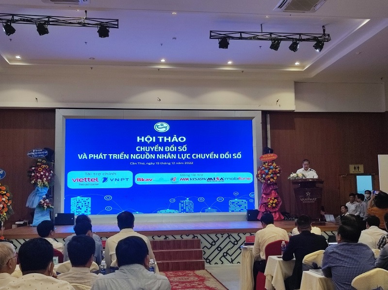 Hội thảo Chuyển đổi số, ph&amp;aacute;t triển nguồn nh&amp;acirc;n lực chuyển đổi số