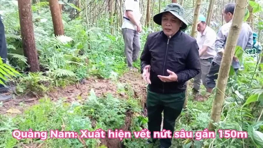 Quảng Nam di dời dân sau khi xuất hiện vết nứt gần 150m