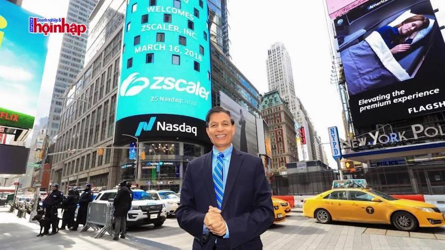 Từ bỏ công việc lương cao, người đàn ông 66 tuổi thành công tạo nên đế chế 30 tỷ USD